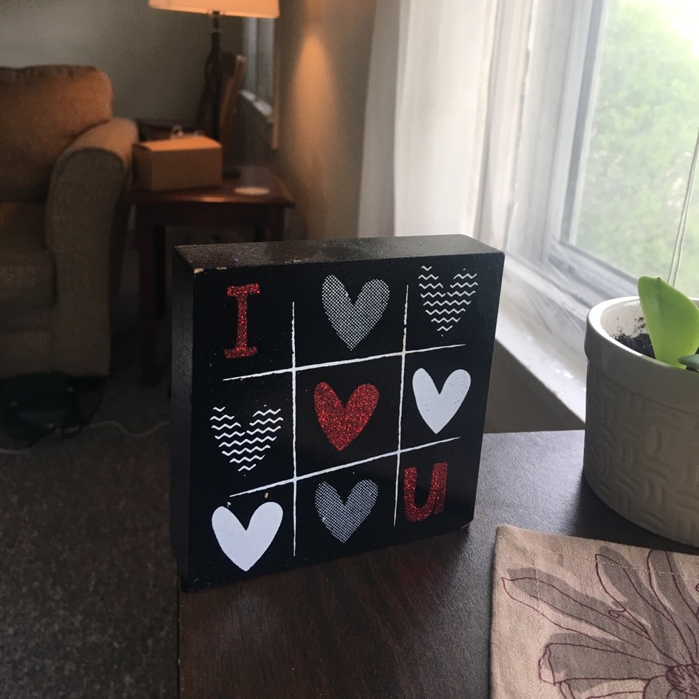 Home wall table decor I ❤️ U